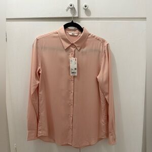 Uniqlo Light Pink Dress Shirt. Size Small. NWT